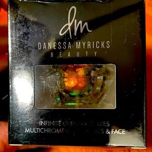 Danessa Myricks Infinite Chrome Flakes